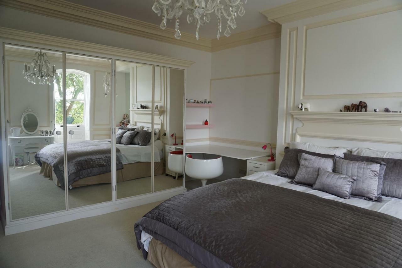 West Wing D'Isney Place. Lincoln Extérieur photo